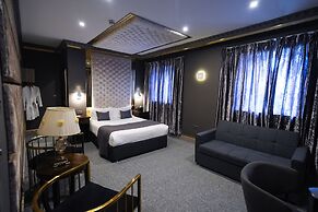 Grand Sapphire Hotel & Banqueting