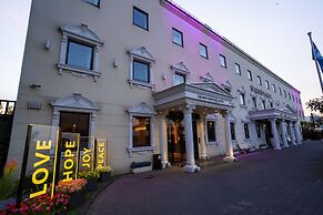 Grand Sapphire Hotel & Banqueting