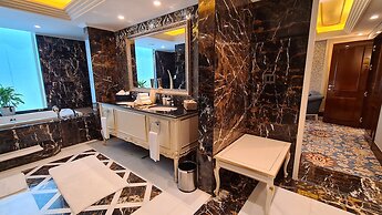 Crowne Plaza Kuwait Al Thuraya City by IHG