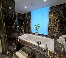 Crowne Plaza Kuwait Al Thuraya City by IHG