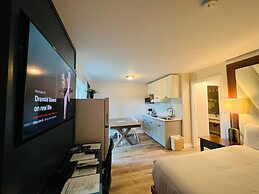 Hotel Civilia Lakeside by Civilia Golf Retreat