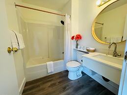 Hotel Civilia Lakeside by Civilia Golf Retreat