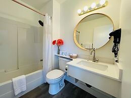 Hotel Civilia Lakeside by Civilia Golf Retreat