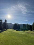 Hotel Civilia Lakeside by Civilia Golf Retreat