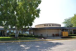 Fairway Inn & Suites