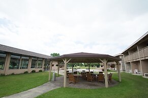 Fairway Inn & Suites