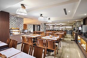 Lan Kwai Fong Garden Hotel