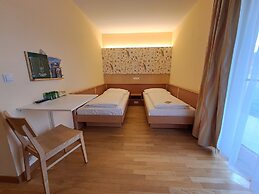 JUFA Hotel Stubenbergsee