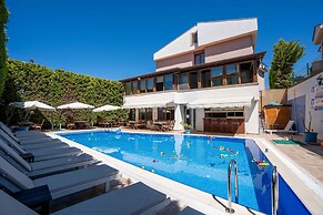 Cunda Giritlioğlu Otel Adult Only +12