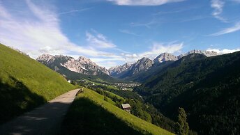 B&B Villa Dolomites Hut