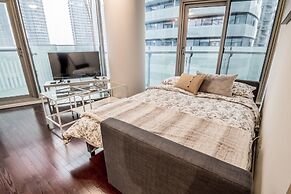 AOC Suites 2 Bedroom Condo, City CN Tower View