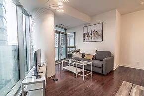 AOC Suites 2 Bedroom Condo, City CN Tower View