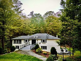 The Harlow House