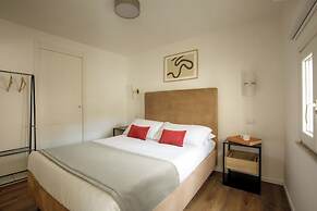Signature Rooms by Hannah Hotels Collection