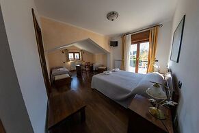 Hotel River