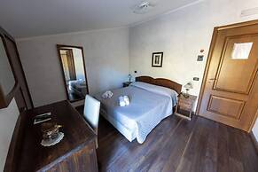 Hotel River