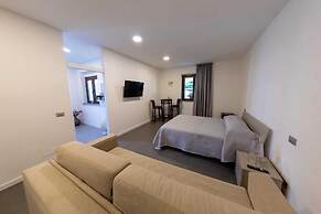 Hotel River