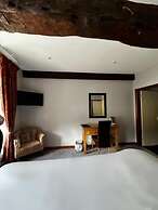 The Ilchester Arms Hotel