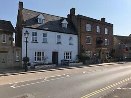 The Ilchester Arms Hotel
