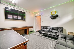 Near Oregon Caves: 2-studio Retreat w/ Game Room!