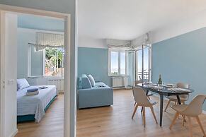 Kenyon Charm - Total Sea View