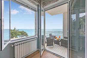 Kenyon Charm - Total Sea View