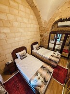 DARA KONAĞI