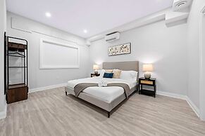 Modern Basement Apartment Close to Little Italy