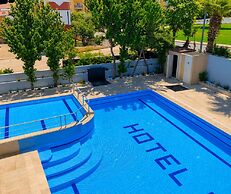 Luna Hotel