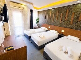 Luna Hotel