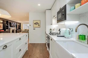 Modern 2-bedroom Flat - Angel