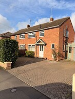 House Sleeps 7 With Enclosed Garden