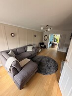 House Sleeps 7 With Enclosed Garden