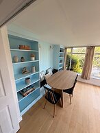 House Sleeps 7 With Enclosed Garden