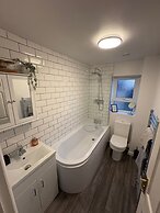 Park House Sleeps 4 With Enclosed Garden