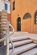 San Polo Palace 1976