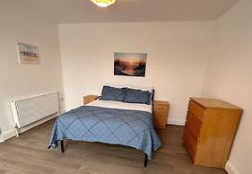 Apartment Sleeps 2 With Wifi