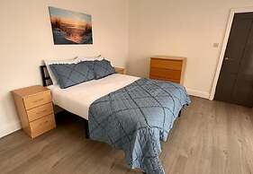 Apartment Sleeps 2 With Wifi