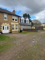 House Sleeps 6 With Enclosed Garden