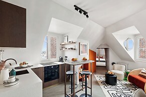 Stylish 1BR Parc Monceau Retreat