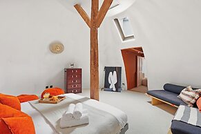 Stylish 1BR Parc Monceau Retreat