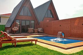Lotus Bungalov