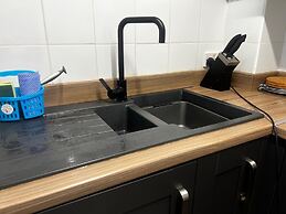 2-bed - Sleeps 5 - Free Parking - Town Centre