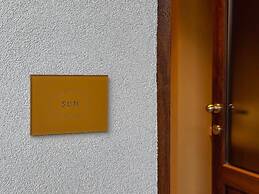 Blu Rooms - Room to Rest