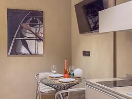 Blu Rooms - Room to Rest