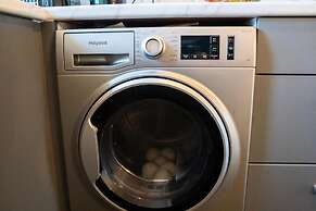 Spacious Luxurious Serviced Accommodation 2