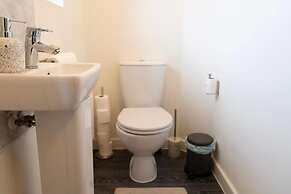 Spacious Luxurious Serviced Accommodation 2