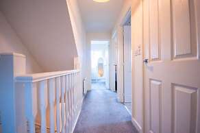 Spacious Luxurious Serviced Accommodation 2