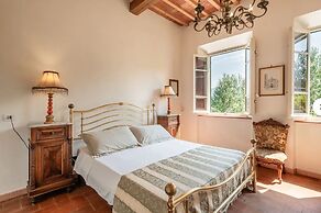 CHARMING LUCCA