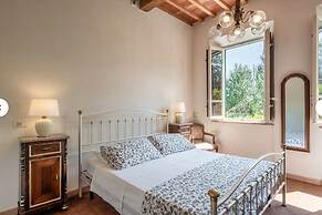 CHARMING LUCCA